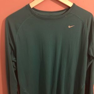 Like new Nike DRI FIT long sleeve shirt size XXL